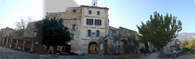 PLACE DE LA CROIX.JPG
